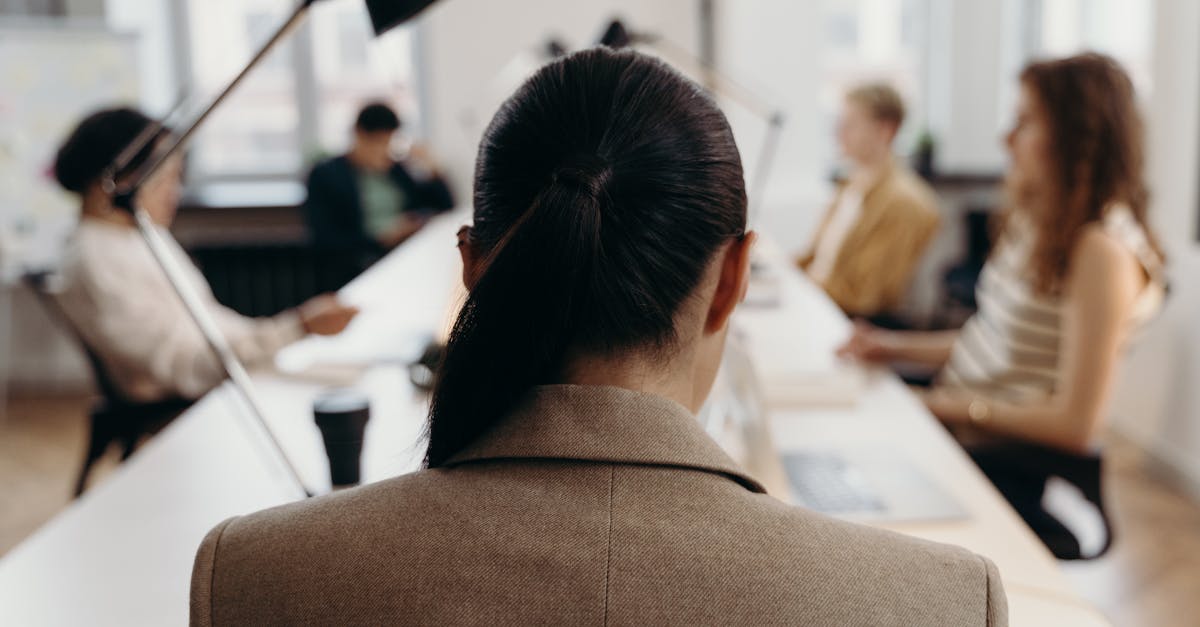 出售私人号微信：代理注册国际公司